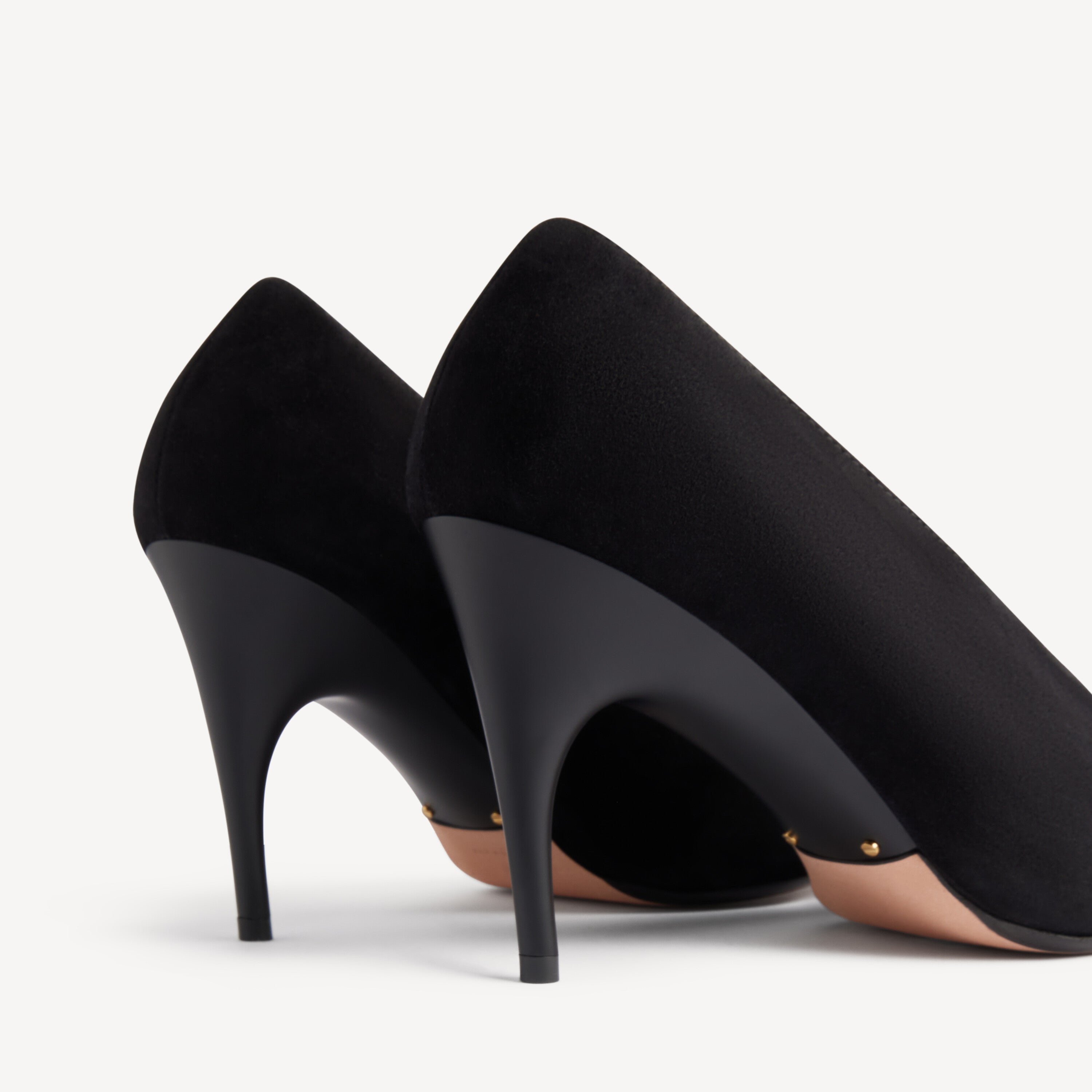 BALENCIAGA Women's Duchesse Pump in Black