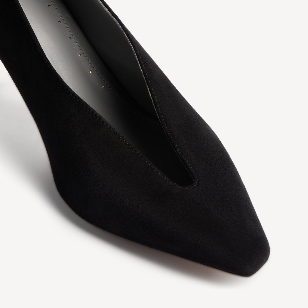 BALENCIAGA Women's Duchesse Pump in Black