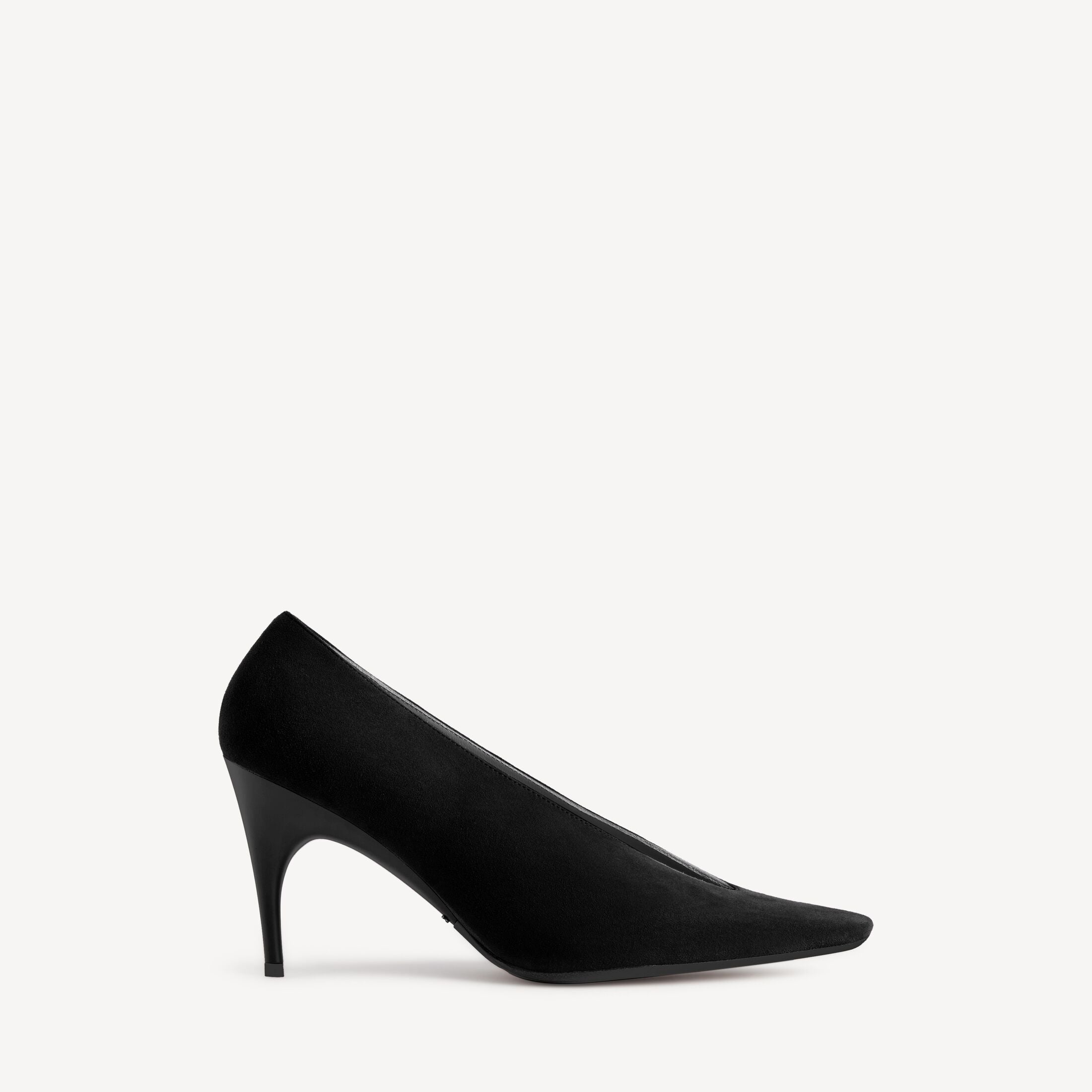 BALENCIAGA Women's Duchesse Pump in Black