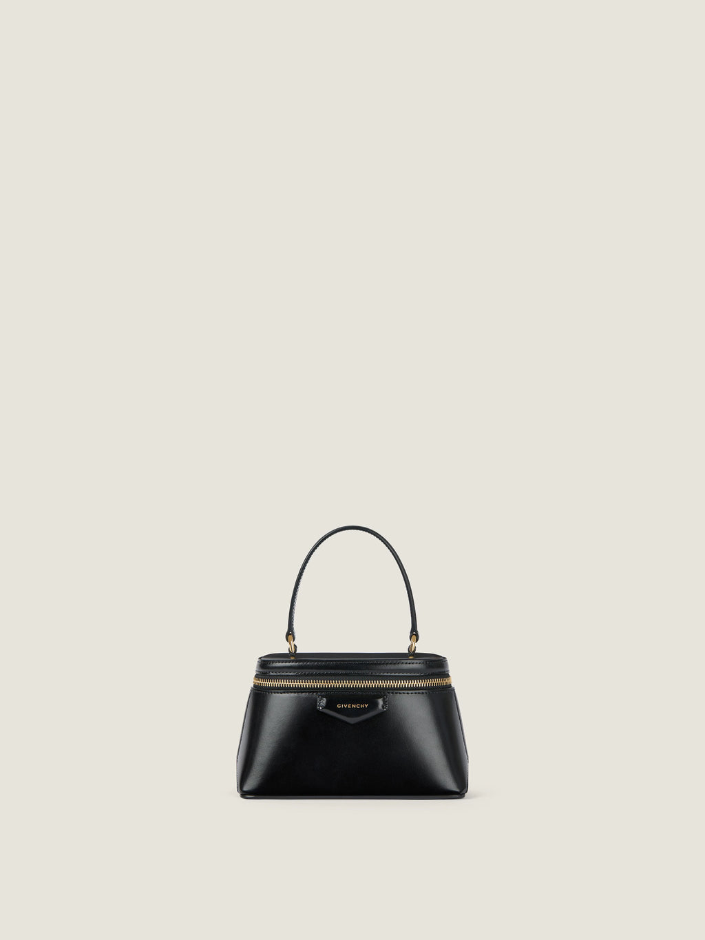GIVENCHY Antigona vanity bag in Box leather with chain