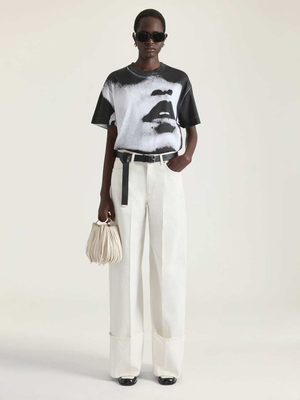 GIVENCHY Boxy fit t-shirt in cotton Portrait print