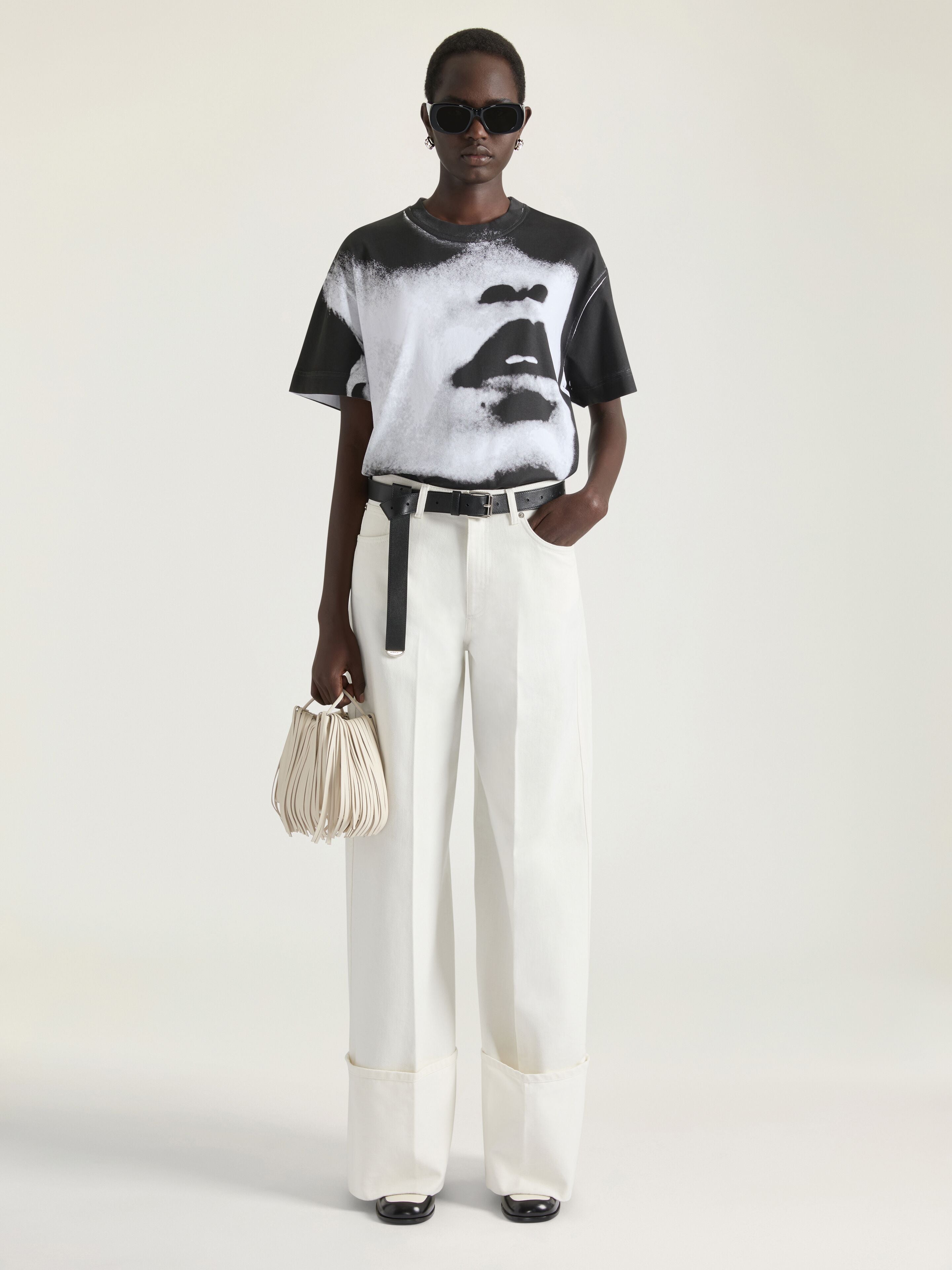 GIVENCHY Boxy fit t-shirt in cotton Portrait print